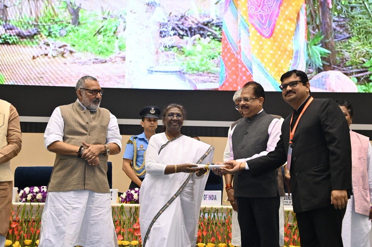 Mediamadhya's tweet photo. #JJMAwards2022 #SwachhBharatDiwas2022
---
मध्यप्रदेश का #बुरहानपुर जिला देश का प्रथम #HarGharJal जिला  बन गया है✅
---
 #Burhanpur #Madhyapradesh #मध्यप्रदेश https://t.co/8k8TiX4YBJ