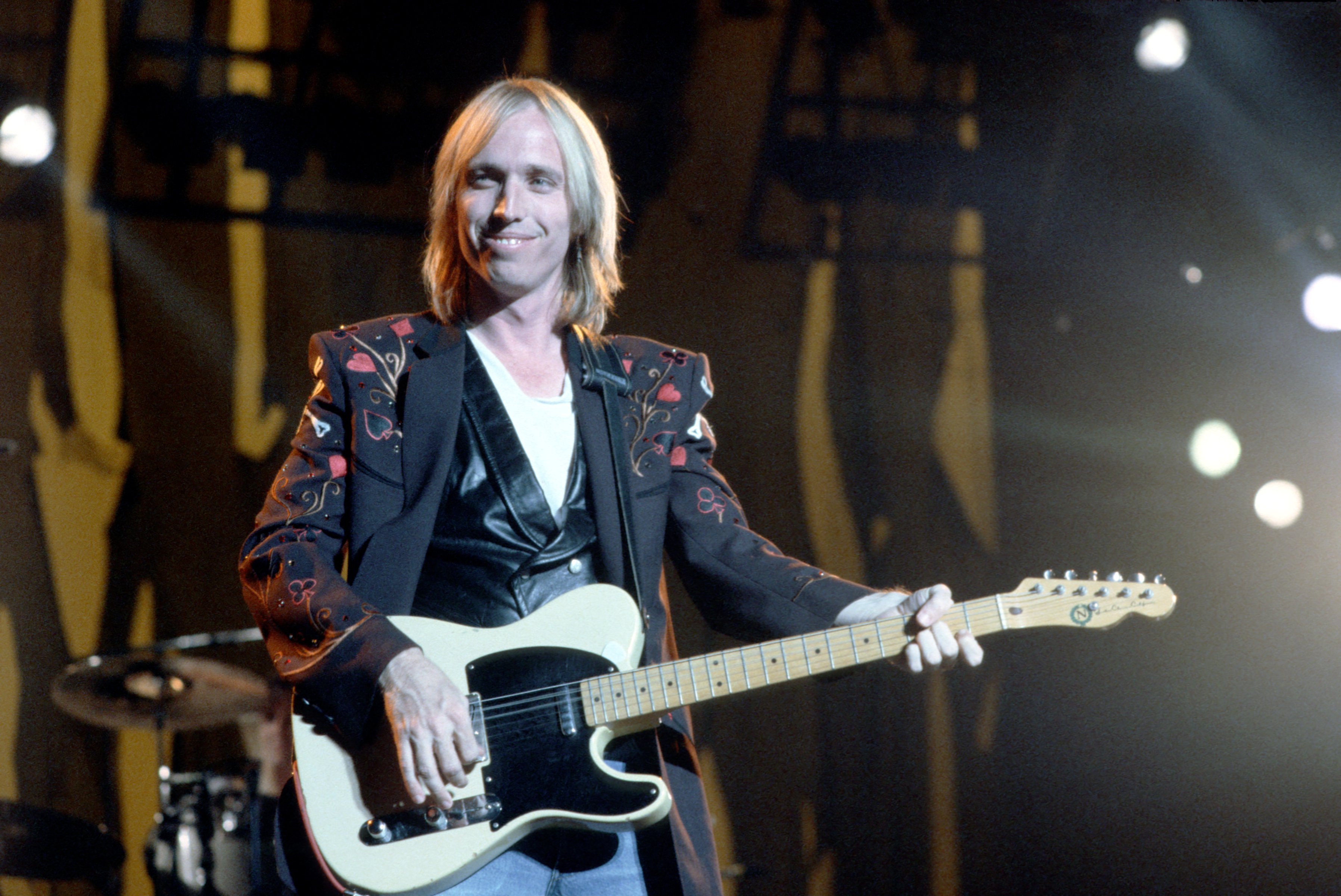 Tom Petty masturbandose al viento - An American Treasure - Página 2 FeECO-LWAAI5ZzA?format=jpg&name=4096x4096