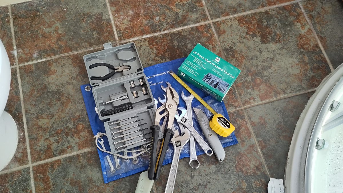 iamadonut's tweet photo. I always need more tools than I thought. #diy https://t.co/zSycIC9f4p