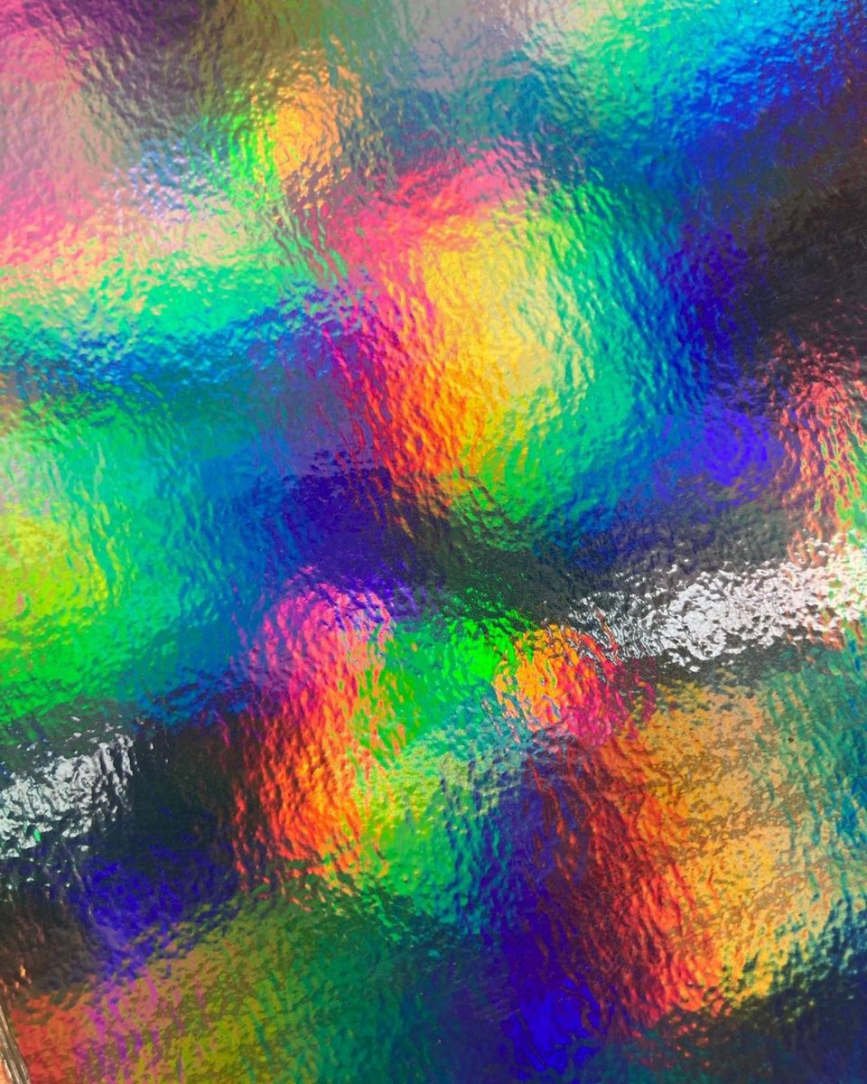 🌈 L’interno di #Effimero, la nuova pubblicazione di <a href="/contrastiurbani/">antonio di cecco</a>, appena arrivata, in casa #RvmHub. Lo trovate qui: rvmhub.com/shop/effimero-…