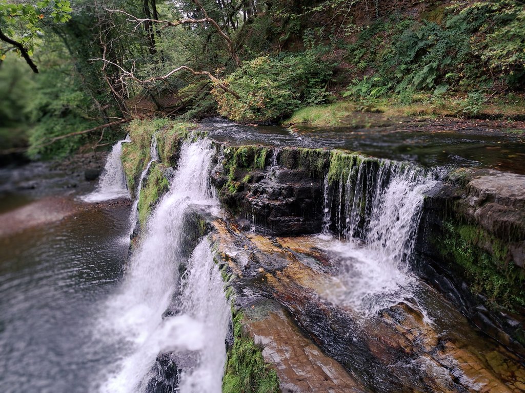 sarahjanesname's tweet photo. First week living across the border and Wales has already destroyed my legs and captured my heart🥾🏴 #fourfalls https://t.co/NjaakAuyjQ