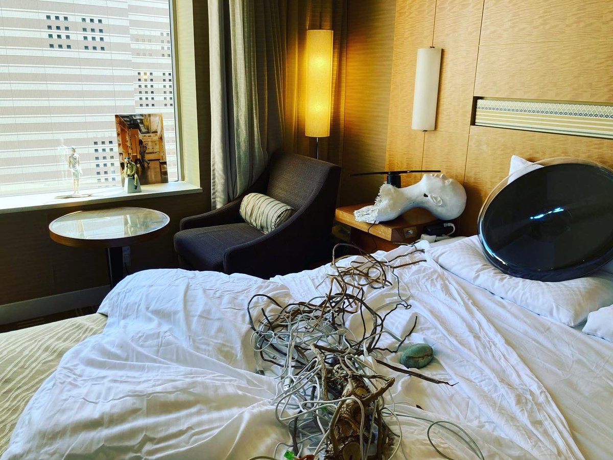 SuyamaYumi's tweet photo. 久しぶりのは、か、た!昨日は #アートフェアアジア福岡 へ。
印象に残ったのは、#小山登美夫ギャラリー と、#satokooecontemporary 、#leesaya でした。アートが身近にある暮らし、フェアで見つけることができますね!
#アートフェア #アートフェアアジア福岡2021 #アートコレクション #コレクション https://t.co/2iIcI5WtKT