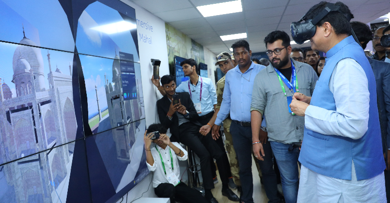 NokiaIndia's tweet photo. We are honoured to have @PiyushGoyal, Minister of Commerce &amp; Industry, Consumer Affairs &amp; Food &amp; Public Distribution and Textiles, at our Nokia booth at #IMC2022 in Pragati Maidan, New Delhi. @exploreIMC #NokiaIndia