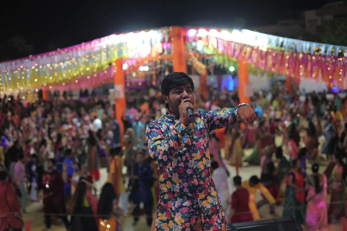SandipTheSinger's tweet photo. #festival of Maa durga....

#navratri2022
#Navratri
#gandhidham https://t.co/WpAtVYxcwq