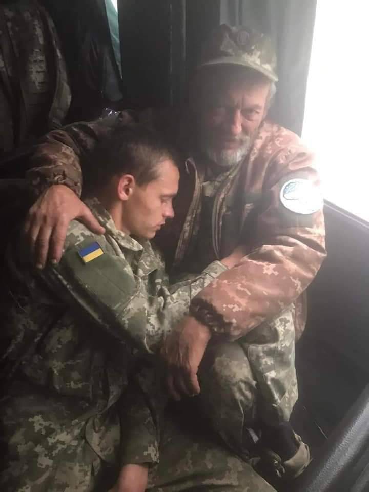 ZaPLMundurem's tweet photo. Tata i syn walczą o Ukrainę ❤️ https://t.co/Lk4az5F8Fn