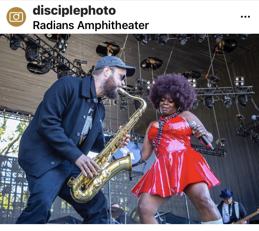 BetteSmithMusic's tweet photo. Me and Jimmy Piela’s Saxophone performing at Radian Theater ⁦@MemphoFest⁩ #bettesmith#bettesmithandthebabes https://t.co/9Dt9UJS39M
