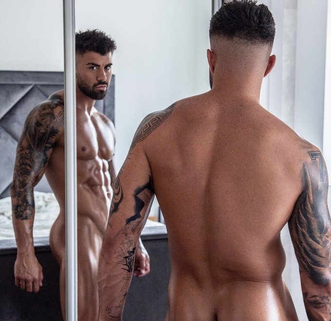 Mirror Mirror on the wall&hellip;  https://t.co/HscRjrsp3v https://t.co/WUrK7Swrnq