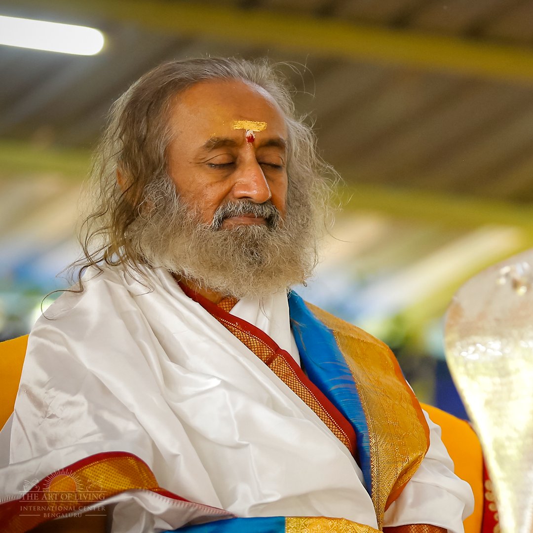 ArtofLivingIC's tweet photo. Today we all participated in the Maha Rudra Homa, honouring Lord Shiva. ​The homa is performed to bring overall prosperity, health and happiness. #Navratri2022 https://t.co/iD8V1ak8Su