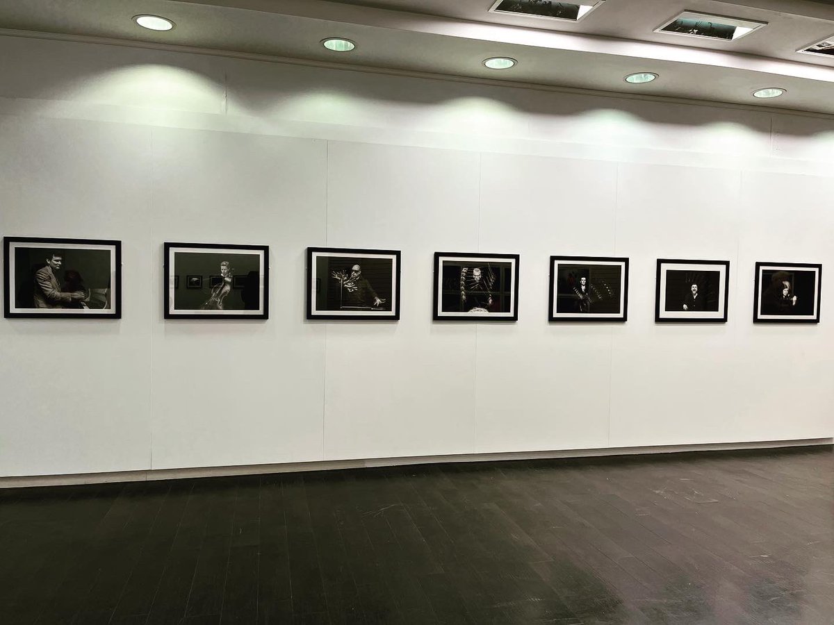 lizhankscello's tweet photo. @SensoriaFest #stroboscopicproject exhibition. Wonderful to be one of the featured musicians alongside @Reverend_Makers @bangtheedrums @DeanHoner @lizzlipscombe #davidkuratsu #robgraham 📸#traceywelch 🎬#sarahbarlow 1-8th Oct 11.30-4.30 Access Space, 20-26 Fargate #sheffieldis https://t.co/57mB04GqMh