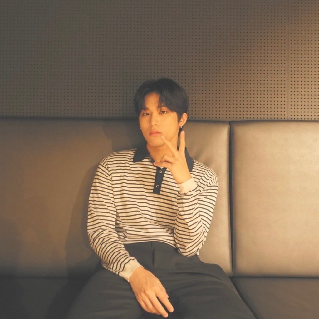 PJWLOOKS's tweet photo. EXCUSE ME MR. PARK JEONGWOO https://t.co/oVGG2lAPIV