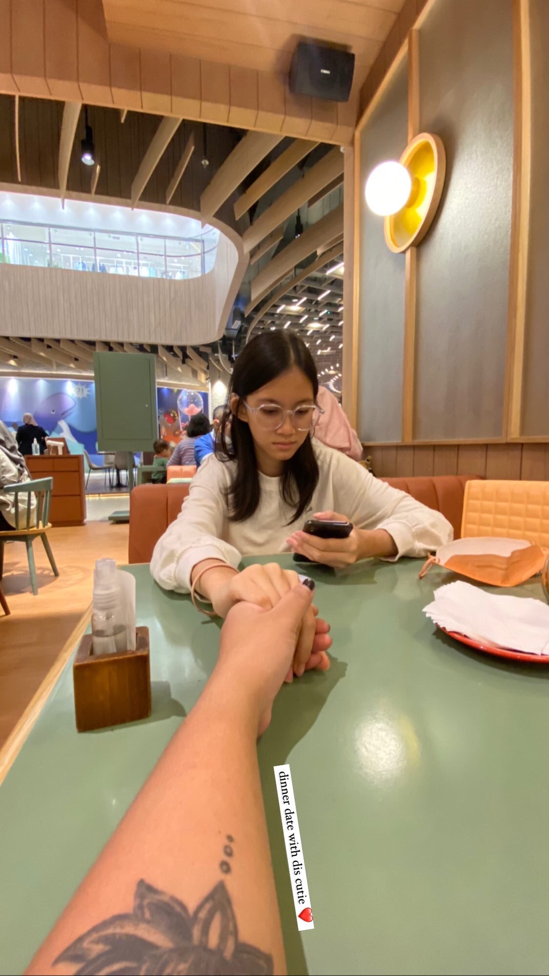 red nymph on Twitter: "dinner date 🥰 https://t.co/0nzNTBxQa9" / Twitter