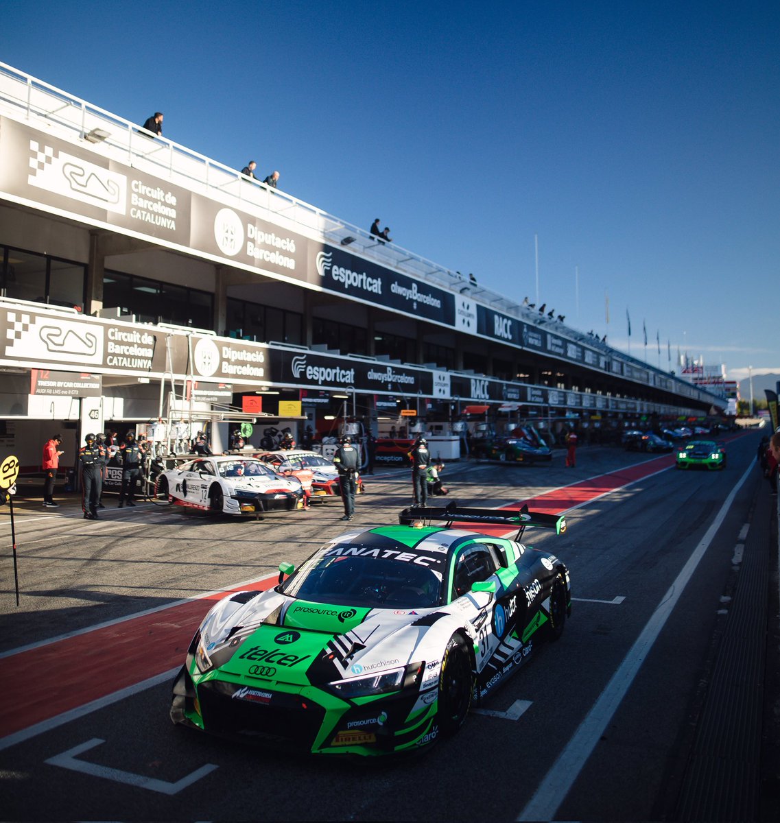 Final race of the <a href="/GTWorldChEu/">GT World Challenge Europe Powered by AWS</a> season starts at 14.00 UK time - I'll be doing the first stint <a href="/Circuitcat_eng/">Circuit de Barcelona-Catalunya</a> in the No.31 <a href="/audisport/">Audi Sport</a> from P15 Silver.

Watch LIVE: gt-world-challenge-europe.com/watch-live

Pic: Michele Scudiero
