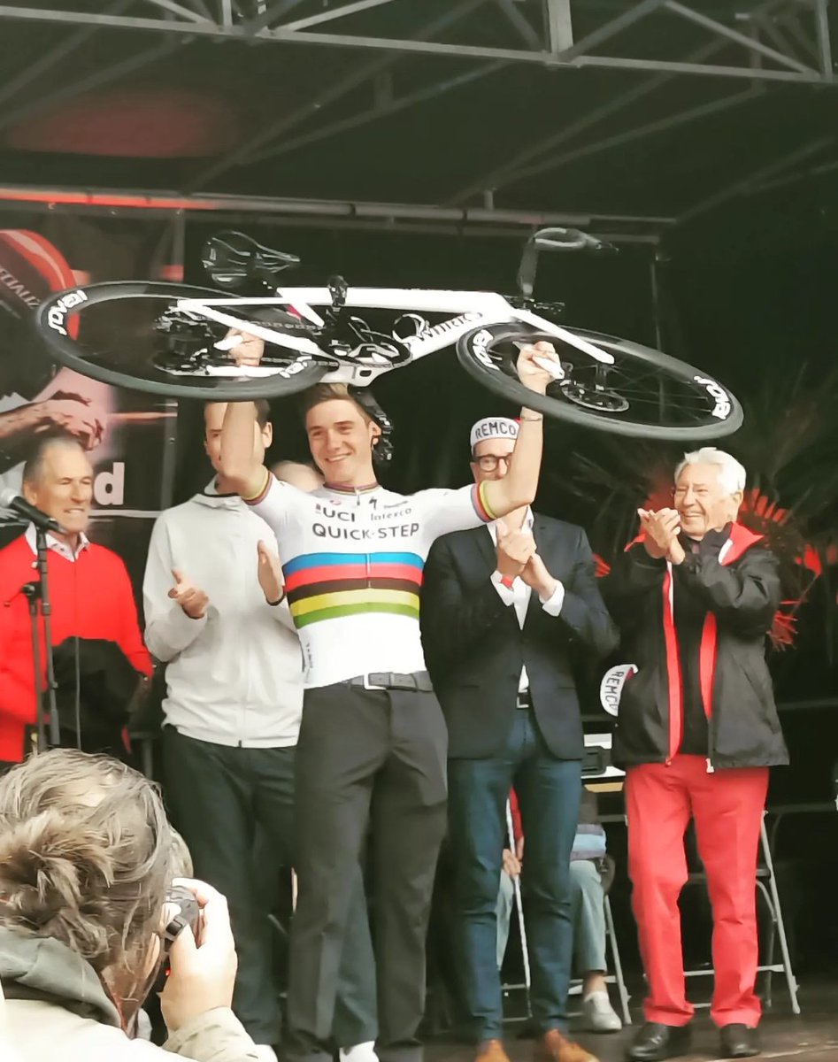 SteffiVerbiest's tweet photo. Dit moment was geweldig dankjewel @EvenepoelRemco 🎉 https://t.co/JrWWFRNUJ8