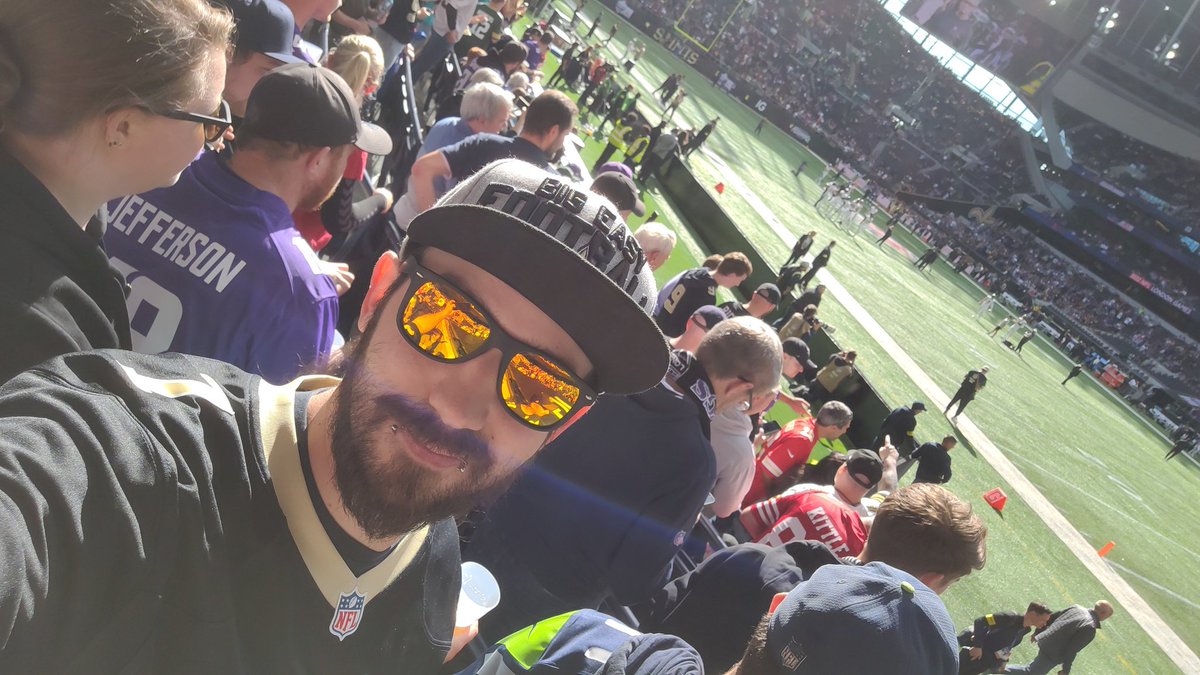 _altoel_'s tweet photo. ❤️
@Saints_Germany 
#whodat #ranNFLsuechtig #rannfl #Saints #SaintsInLondon #NFL https://t.co/e29sbnhinN