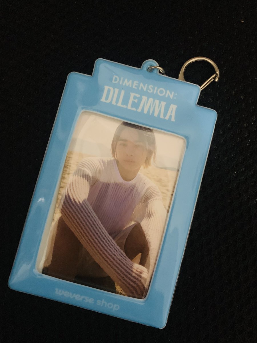 vkookshop1's tweet photo. iuwi nyo na si niki for only 200 pesos. https://t.co/u6FX2KcrM4