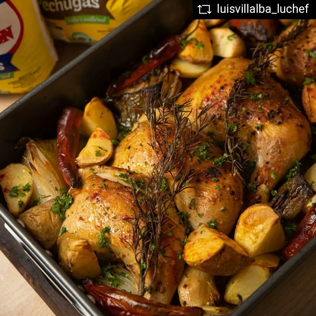 PechugonPy's tweet photo. #REPOST @luisvillalba_luchef
Dia ideal para saborear unos muslos de @pechugonpy
No te quedes con las ganas, una receta facil y riquisima.
Y a disfrutar con tu familia y amigos.
.
#LuChef #hacemosloquenosgusta
#muslos #pechugon #pechugonpy https://t.co/Ba4LDQ8Emx