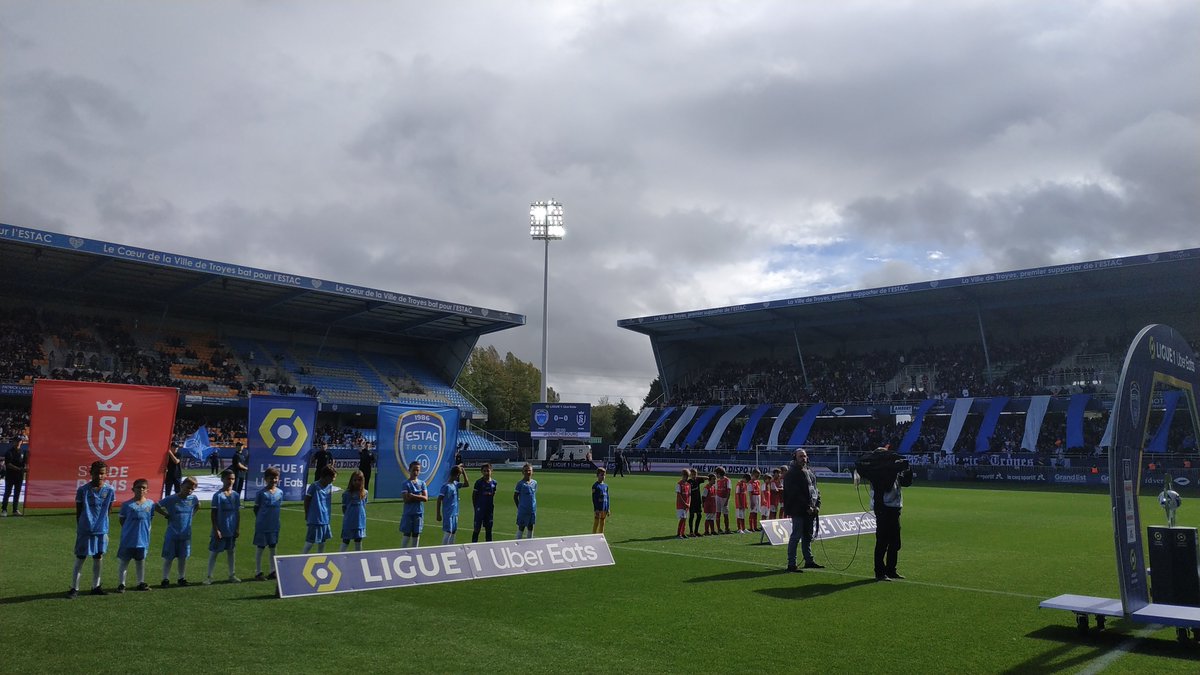 En place pour le derby de la Champagne 🍾 Rdv sur <a href="/PVSportFR/">Prime Video Sport France</a> 😉 
#ESTACSDR