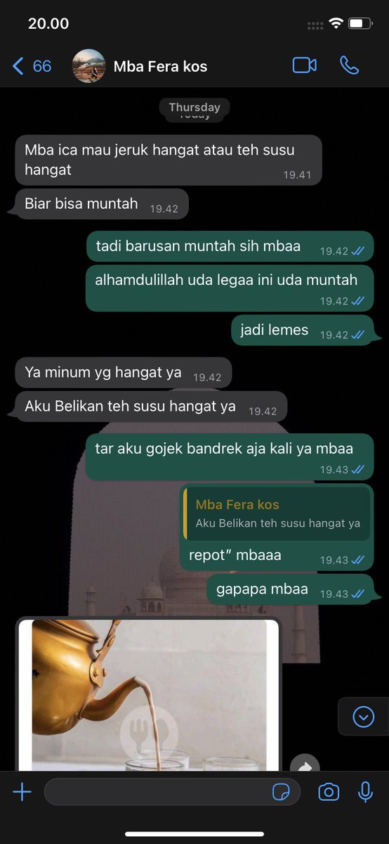 Chitaa_P's tweet photo. pusing dari pagi, badan gaenak, trus berujung muntah”. sedihh karna sakit pas ngekos sendiri, tapi tetangga kos aku baik bgtbgt🥺🥺😭😭 makasihh mbaaaaa🫶🏻🫶🏻 https://t.co/WjlatkKHJk