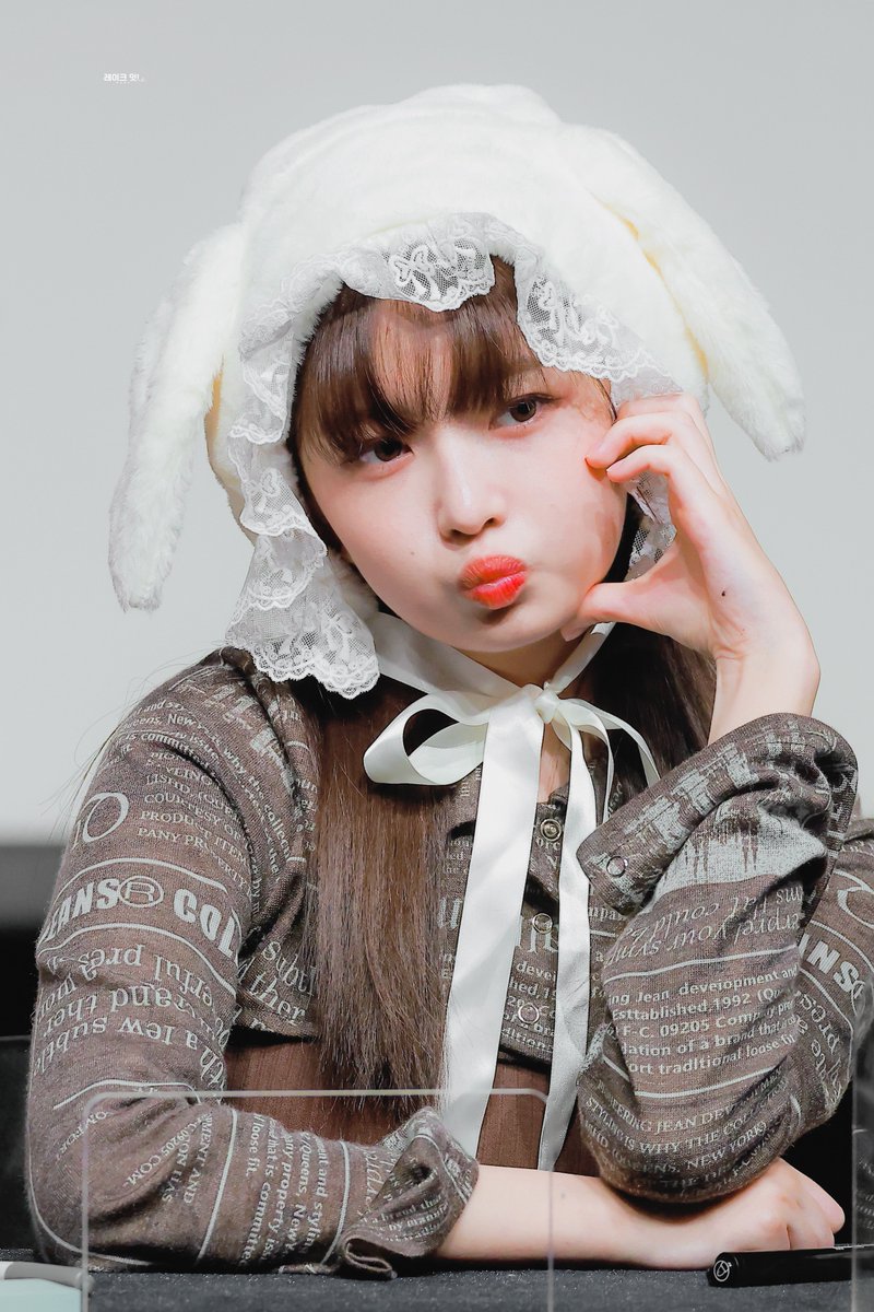 reike_it's tweet photo. [HD]  221001 🤎

#아이브 #IVE #레이 #REI #レイ https://t.co/eD9PpdAxDy