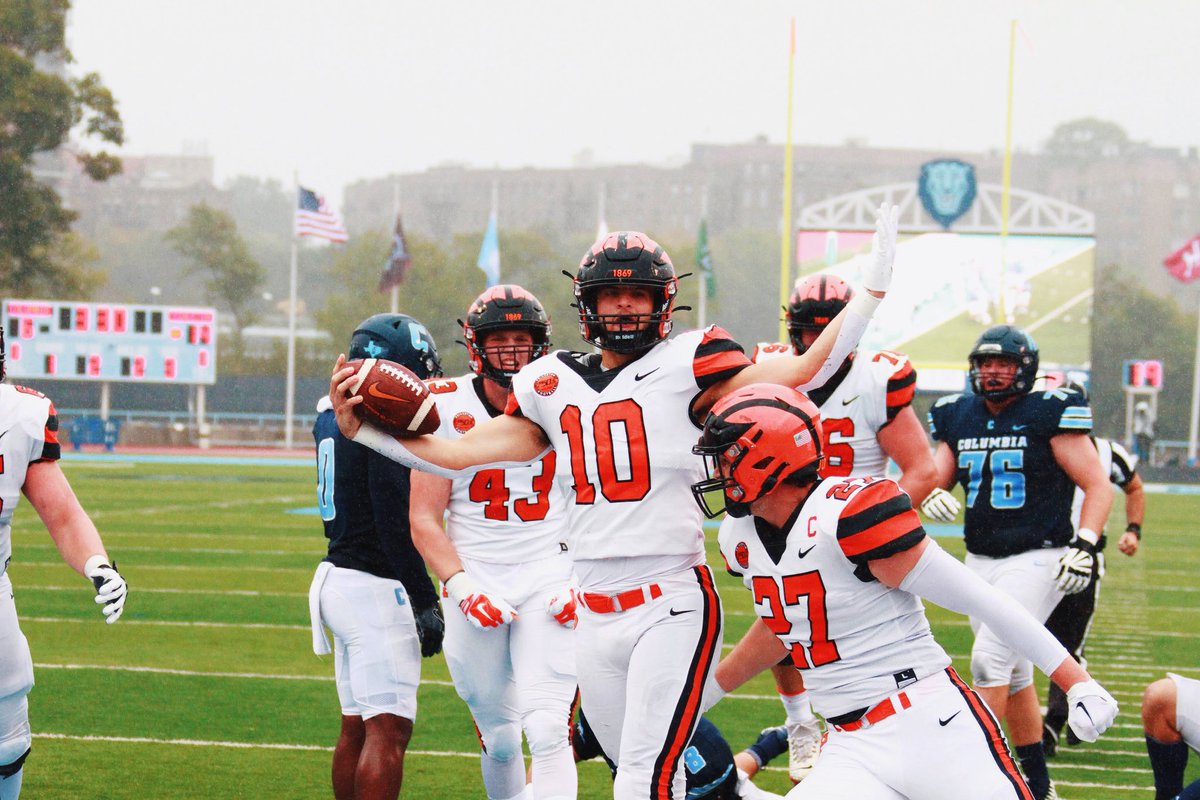 PrincetonFTBL's tweet photo. 📸s from yesterday’s win over Columbia … 

@Dylan_Classi // @BlakeStenstrom // @niko_vangarelli 

#JUICE24 🍊🥤 https://t.co/iE5vYPr6gi