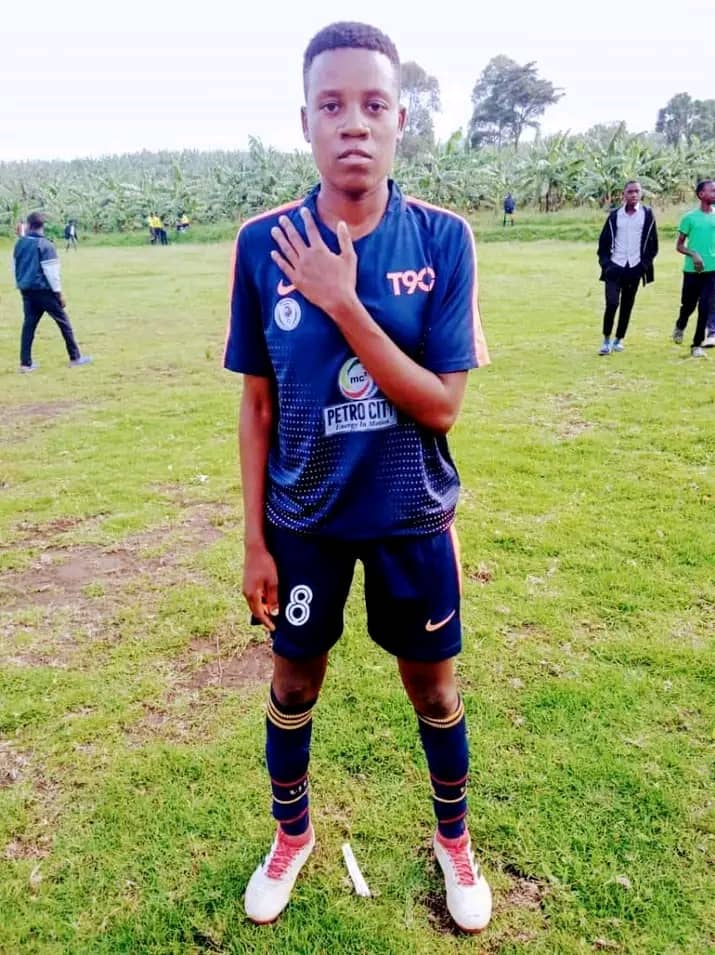 WycliffeJohnM's tweet photo. Breaking News
Mukono based women football club has acquired the signature of the talented Atuhaire Susan #Salasala
Susan joins Golden Impact SC Wfc from fortportal side she Geme
#tooroupdates
@golden_wfc @MugabiGeoffreyJ @IsmaMivule2 @Joshfalconbacwa @derodiboy https://t.co/I72NzMo1tL