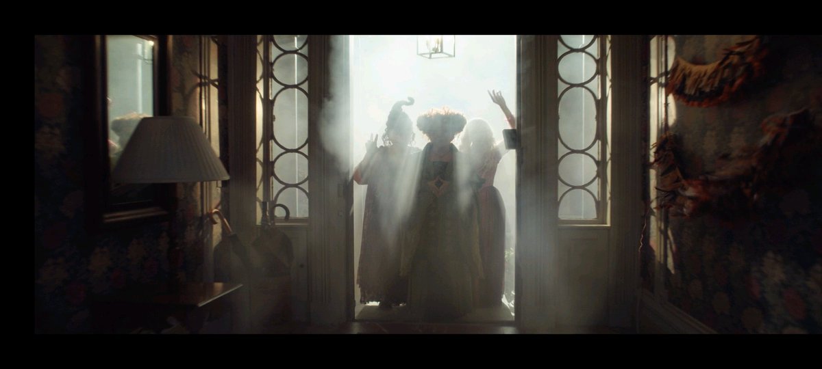 #HocusPocus2 was such a joke.  Lazy writers, lazy directors, and am uninspired post editing team.  Drag queen Ginger Minj (wonderful person by the way) was okay...  But scared shitless had to become scared "poop-less".  Why?  To avoid offending people?  In a PG rated movie 🙄