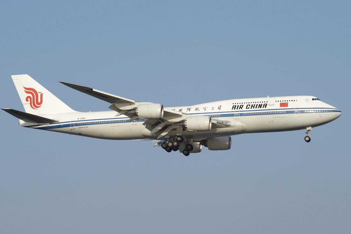 CT_YG_520's tweet photo. 国慶節2日目、今日は夕方の北京便 CA1521/1522(PEK-SHA)にも748を投入。日が傾いた16時過ぎ、良い条件の中降りてきてくれました。
CA1521 #B2481 B747-8
#SHA / #ZSSS 2022.10.02 https://t.co/wcamAoLiX6
