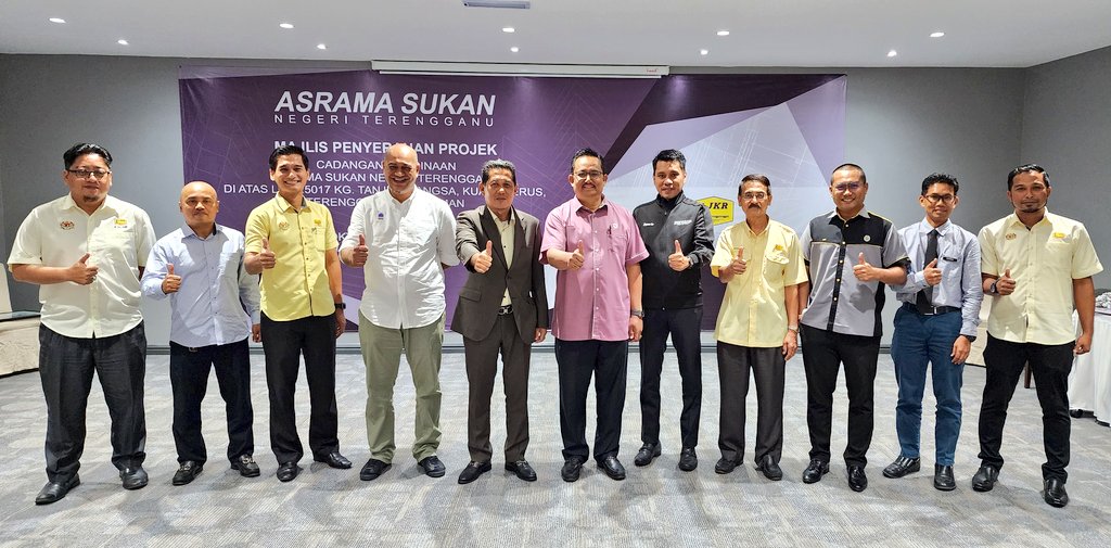 Majlis Penyerahan Projek Pembinaan Asrama Majlis Sukan N.Terengganu secara 3 in 1 oleh Tn. Pengarah Kerja Raya N.Trg <a href="/IrHjMdridzwan/">IrHjMdridzwan</a> kpd Ahmad Ridzwan Abd.Rahman Tim.Pengarah (Sektoral) UPEN &amp; Pengarah MSNT Ahmad Shahrizal Yahya.
<a href="/DrAhmadSamsuri/">Dr Ahmad Samsuri Mokhtar</a> <a href="/JKRMalaysia/">JKR Malaysia</a> <a href="/IrZulkefly/">Mohd Zulkefly S</a> <a href="/HasliJKR/">Hasli Ibrahim (Ir. Dr.)</a>