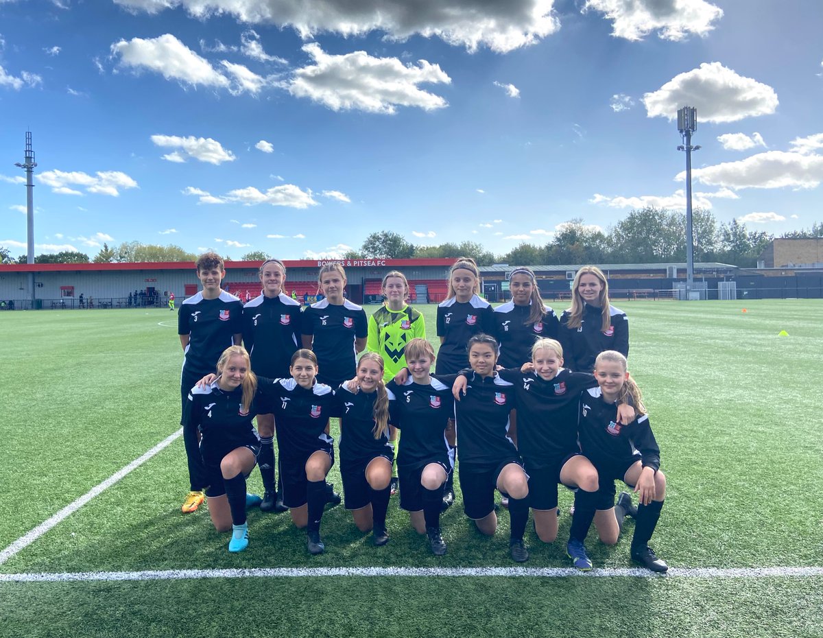 Bowers &amp; Pitsea Ladies mascots for today.
#VITALITYWOMENSFACUP
#UPTHEBOWERS
🔴⚪️