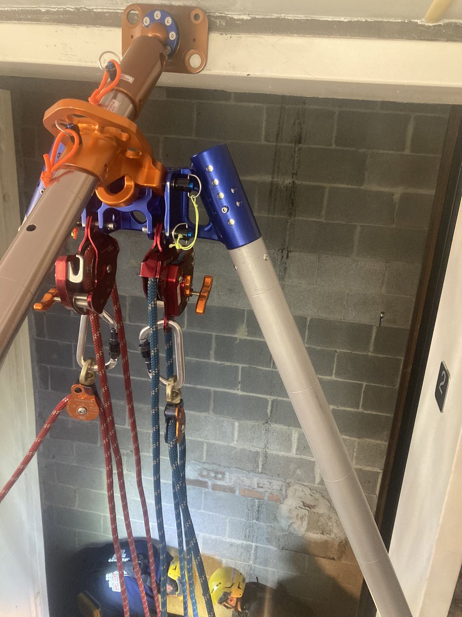 RescueWeekend's tweet photo. Rope training from Rescue Weekend 2020 and 2021 #heavyrescue #rescue1 #rescue3 #bccrs #rvfd #rescuetraining #firefighter #mcfrs https://t.co/06uEKhJ4am