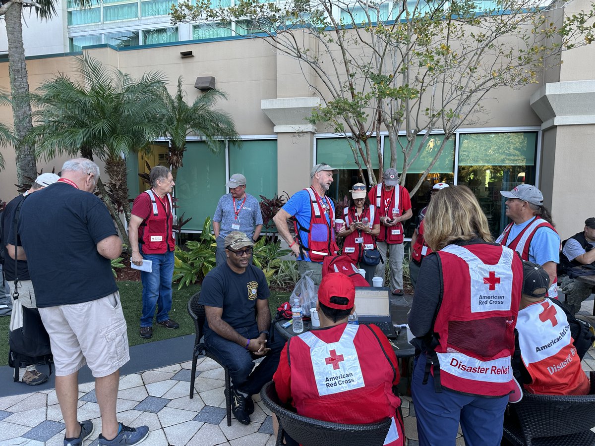 SFLRedCross's tweet photo. This morning our Feeding and our Distribution of Emergency supply team members are getting ready to go out in to the hardest hit communities to provide supplies and meals to those impacted by Hurricane Ian. https://t.co/DydojVhVHh