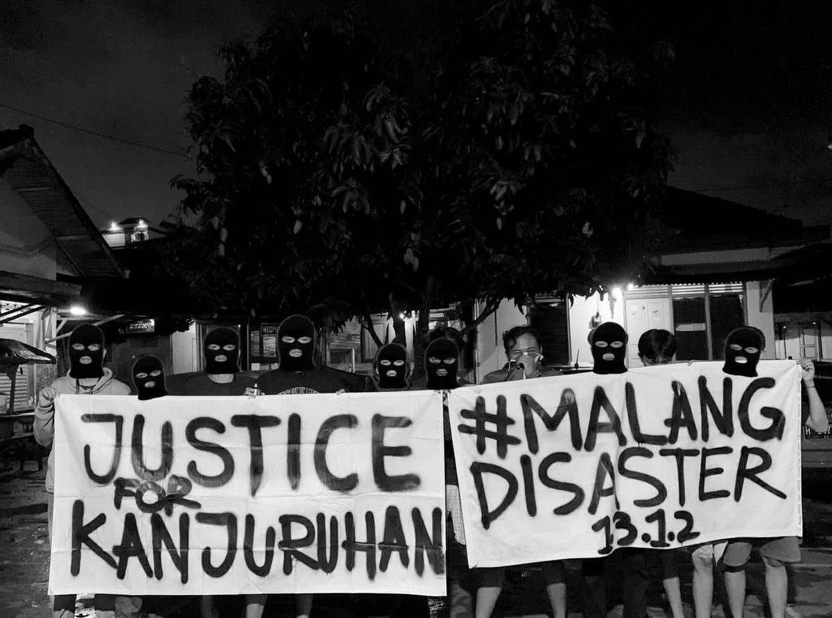 DeBoroningen's tweet photo. JUSTICE FOR KANJURUHAN 🥀 https://t.co/zkVPlmxJ6n