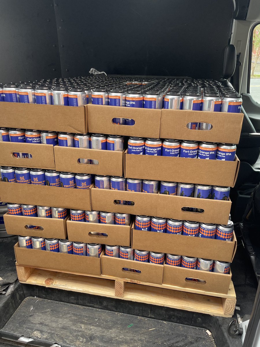 FortOrangeBrew's tweet image. Yesterday we embarked on a new journey as we are now being distributed by Uptown Beverage 🎉

Our cans and kegs will start making their way to local bars and restaurants more frequently. Where would you like to see our beer? 

#distribution #ontap #morebeer