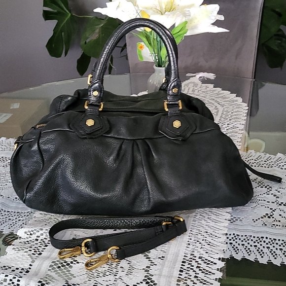 CollectiveMarie's tweet photo. So good I had to share! Check out all the items I'm loving on @Poshmarkapp #poshmark #fashion #style #shopmycloset #salvatoreferragamo #marcjacobs #adidasbystellamccartney: https://t.co/swpJFiaUnJ https://t.co/hCJ1rRyqXM