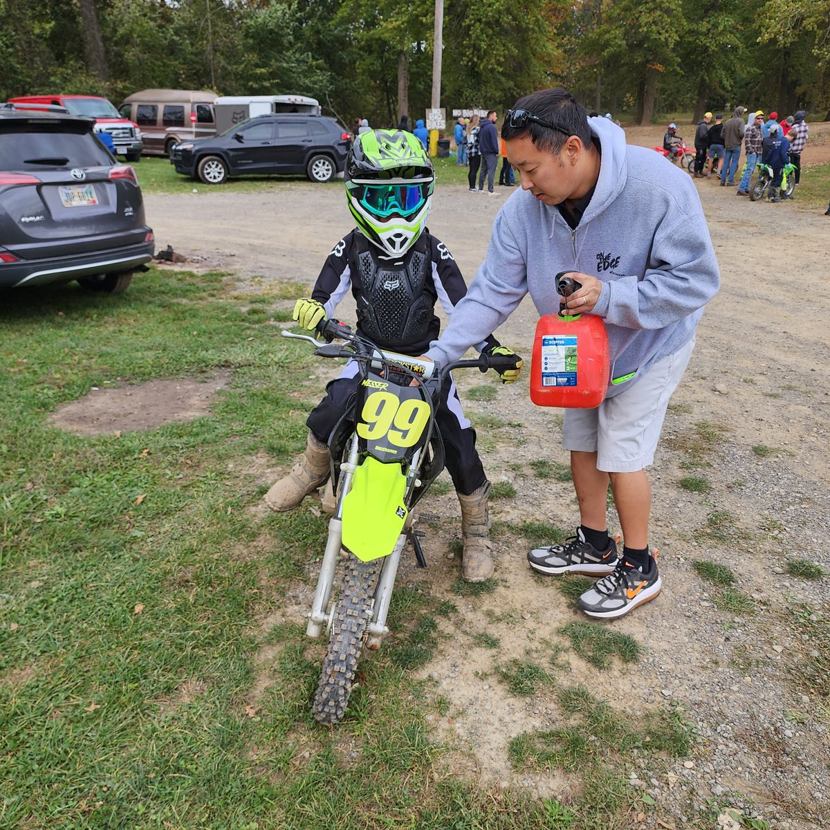 DrAmandaMesser's tweet photo. Race day! Let's go #TeamMesser https://t.co/YSalVtfVsl