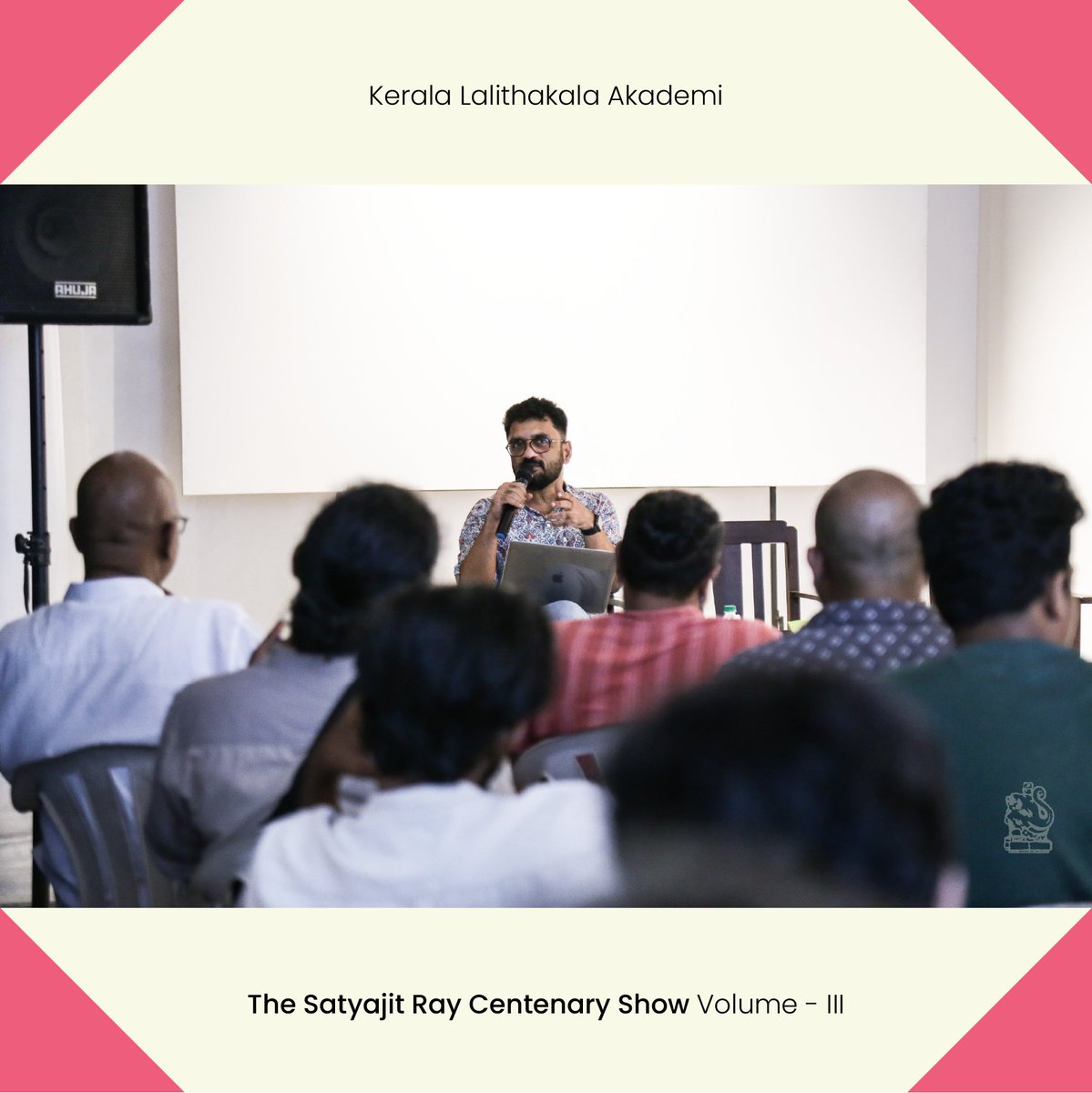 KeralaAkademi's tweet photo. Here are some glimpses of today’s exhibition walkthrough and talk session led by filmmaker and film academic Vipin Vijay
#satyajitraycentenaryshow #filmmaker #worldofray #artexhibition #historyofindianart https://t.co/nMrKUrSPyl