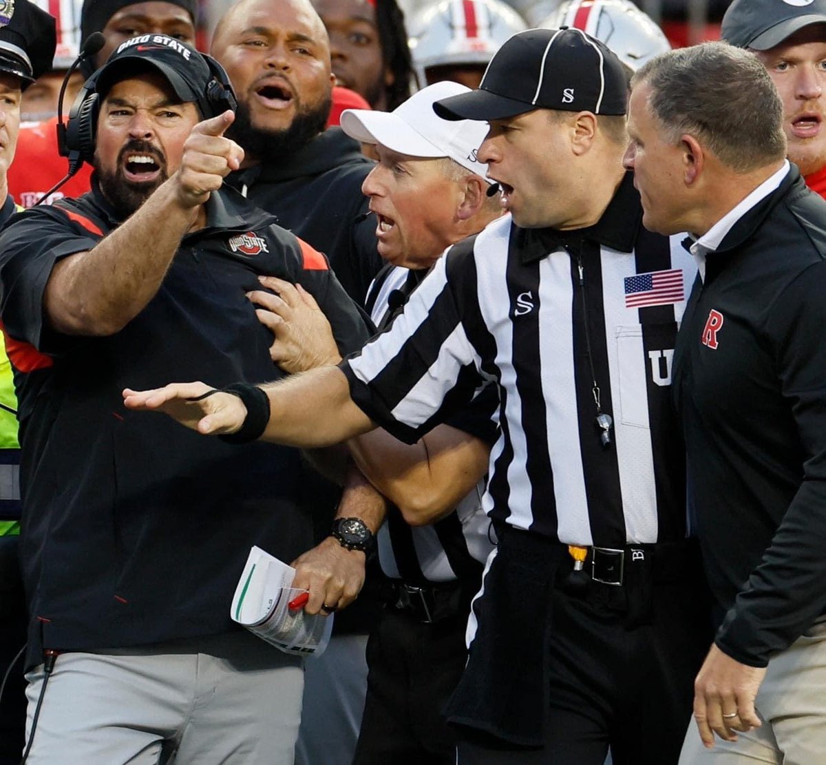 TheOHIOPod's tweet photo. That’s OUR Coach #OhioState https://t.co/ti01s2CttK