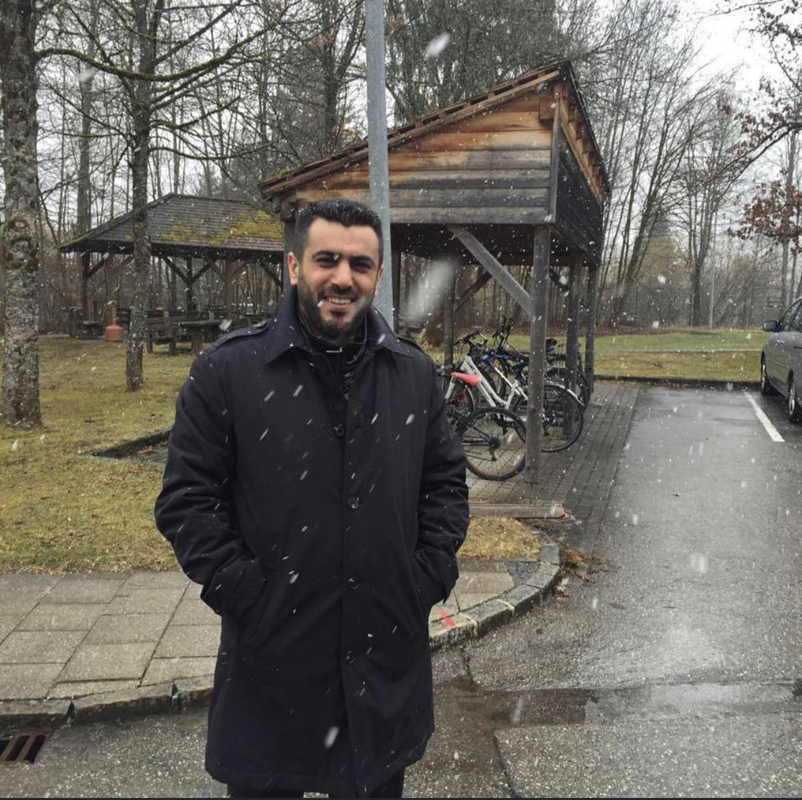 لا يختار الموت سوى أجملنا.رحل اليوم أحد أشجع ضباط لبنان، بعد معركة طويلة مع المرض الخبيث. ربيع فقيه الجميل والعزيز والغالي والطيب كان من بين المجهولين الذين يُدين لهم لبنان بالكثير. كان رأس الحربة الأقوى في مواجهة الإرهاب وتجار المخدرات. 
لقد خسر لبنان برحيلك ضابطاً شريفاً وشجاعا