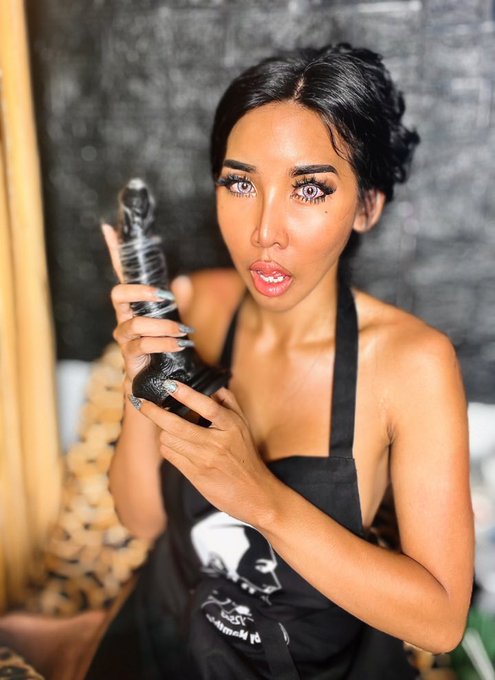 I get new present!!!🎁🎁🎁 Love it❤️💋❤️ New video ready to watch and more line up for you🎥🎥🎥🎥 https://t<a href="/tag/newprofilepic"class="tags"><span>#newprofilepic</span></a>