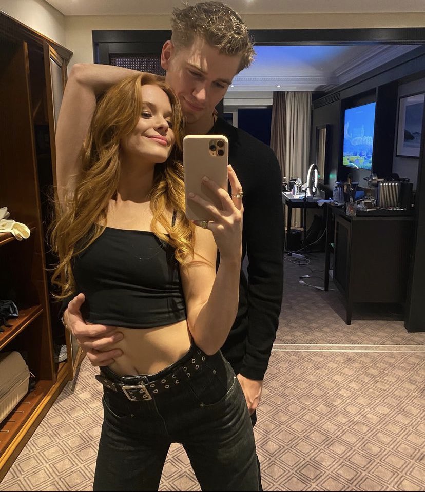 Jess_Swiftiee's tweet photo. I can't believe it's been a year since this photo today 😱
#Dabbey #Skloom #AbigailCowen #DannyGriffin #FateTheWinxSaga https://t.co/ruEuucxZ9s