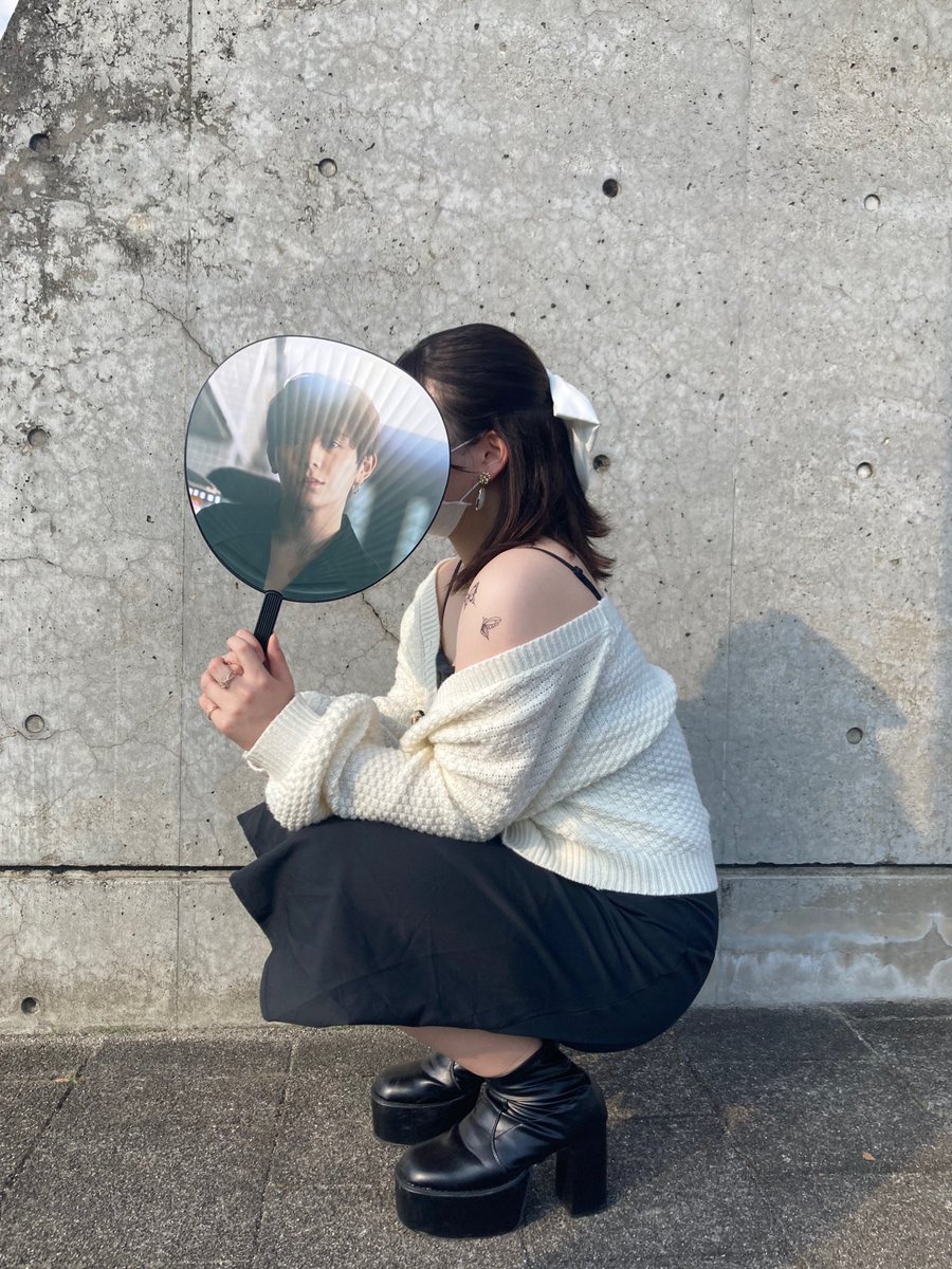 xx__c_ham's tweet photo. アンコールのトロッコ最前でやまちゃんからしっかり見つめられながら指さし貰いましたー！！
しかも半径30cm以内ほんと目の前！！
結婚します。
#山田涼介 #heysayjump #filmusic https://t.co/u5Cc0wyWhc