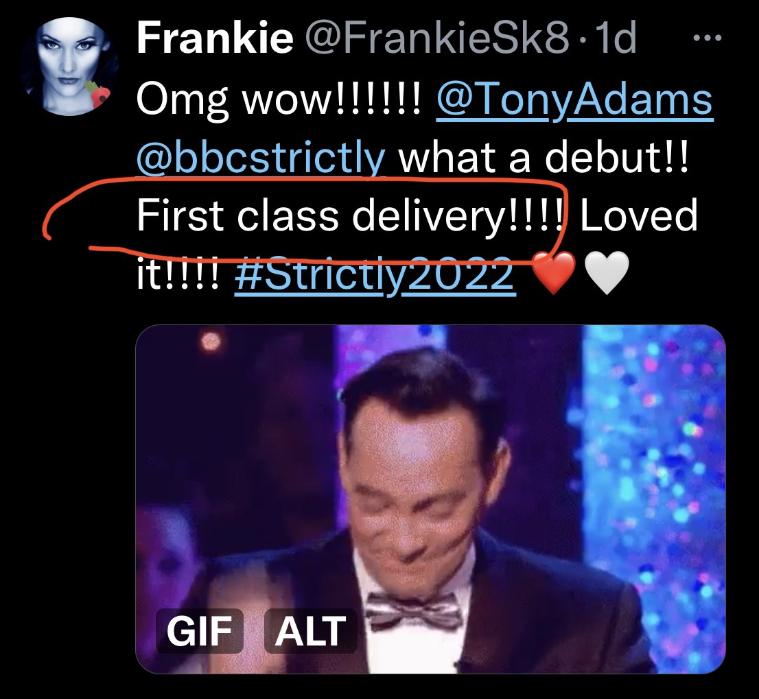 FrankieSk8's tweet photo. So sorry to everyone who I ghosted after they guessed us early on the #maskeddancer but I did post lots of clues for those of you who were playing along 😹😻 #pillarandpost https://t.co/SsbGDddzyz