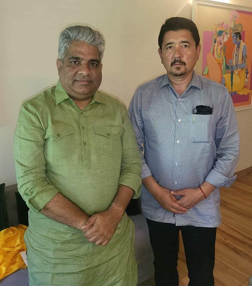 DIPR Leh (@dipr_leh) on Twitter photo Chairman/CEC <a href="/LAHDC_LEH/">LAHDC LEH</a> <a href="/tashi_gyalson/">Tashi Gyalson</a> met <a href="/moefcc/">MoEF&CC</a> <a href="/byadavbjp/">Bhupender Yadav</a> in Delhi to discuss environmental related issues in Ladakh.
H'CEC also invited Hon'ble Minister for the upcoming #SMDSXI to be held in Leh from Oct 9th-12th.
<a href="/lg_ladakh/">Office of the Lt. Governor, Ladakh</a> <a href="/DC_Leh_Official/">Deputy Commissioner Leh</a> <a href="/IMI_Info/">Integrated Mountain Initiative</a> <a href="/SdfLadakh/">Sustainable Development Forum Ladakh (SDFL)</a> Chairman/CEC <a href="/LAHDC_LEH/">LAHDC LEH</a> <a href="/tashi_gyalson/">Tashi Gyalson</a> met <a href="/moefcc/">MoEF&CC</a> <a href="/byadavbjp/">Bhupender Yadav</a> in Delhi to discuss environmental related issues in Ladakh.
H'CEC also invited Hon'ble Minister for the upcoming #SMDSXI to be held in Leh from Oct 9th-12th.
<a href="/lg_ladakh/">Office of the Lt. Governor, Ladakh</a> <a href="/DC_Leh_Official/">Deputy Commissioner Leh</a> <a href="/IMI_Info/">Integrated Mountain Initiative</a> <a href="/SdfLadakh/">Sustainable Development Forum Ladakh (SDFL)</a>
