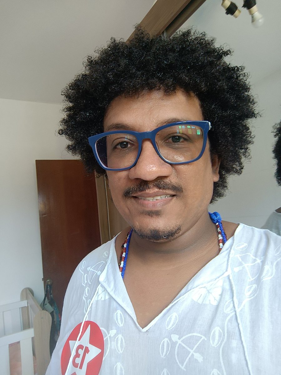 rafasalvesousa's tweet photo. Vamo lá eleger @vilmareis1303 @oliviasantana65 @Jeronimoba13 e @LulaOficial pra já assumir amanhã urgente! https://t.co/76At6pMnOW