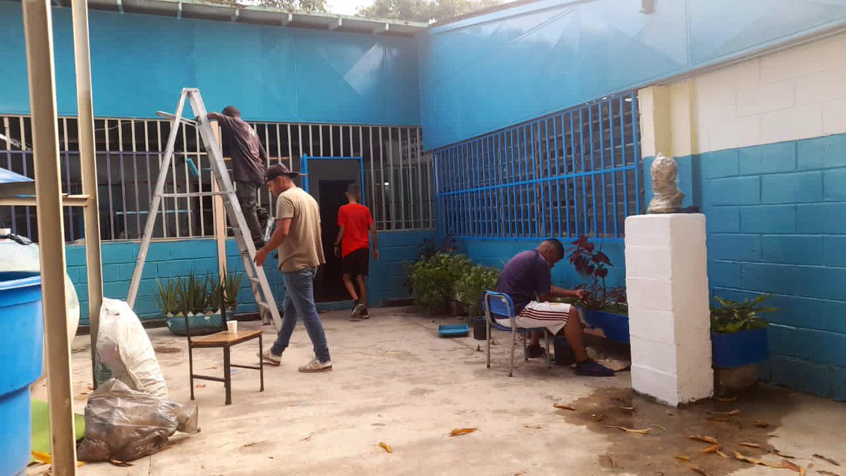 Cavim_Fanb's tweet photo. @Cavim_Fanb continúa trabajando en la adecuación de la U.E.N.B José Antonio Maitín, para el pronto regreso a clases #BRICOMILES #BricomilesEnAccion #BricomilesEducativas #fanb #motorindustriamilitar #vmpdd https://t.co/WWKWitSduW
