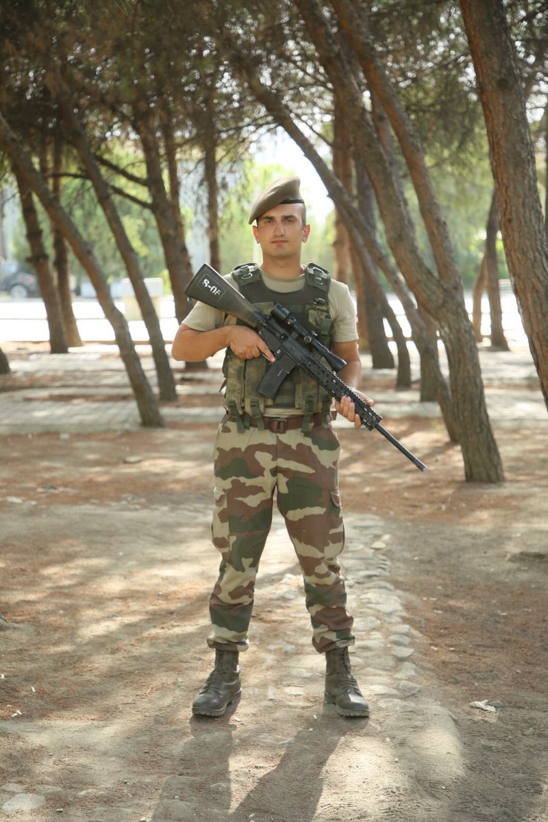 hbasrihatipoglu's tweet photo. Vatanı beklersin gecenin koynunda senin sayende uyuyoruz yatağımızda huzurlar askerim canım benim! Asker olmak o kadar gurur ve onur verici bir duygudur ki; Vatanı korumak her gencin elinde olmayan bir anahtardır. Allah tüm askerlerimizi ailelerine kavuştursun https://t.co/uZGmJuyxRV