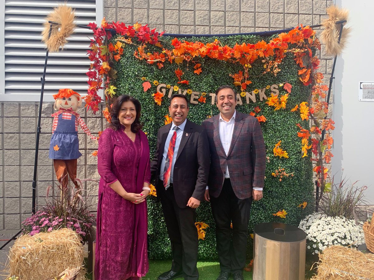 ninatangri's tweet photo. Had a delicious meal at my colleague Deepak Anand’s annual thanksgiving lunch. A great opportunity for constituents to come out and discuss issues with their MPP. https://t.co/f1sHBTw00n