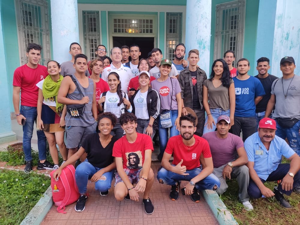 Equipazo de la FEU parte a Pinar del Río. 💪🇨🇺
El Ministro <a href="/jsaborido50/">José Ramón Saborido Loidi.</a>  nos abraza y agradece. 
Exploto de orgullo por mi gente buena y noble🤗
 ¡Amemos más!❤️

#PinarSeRecupera