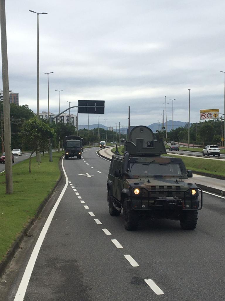 cmlexercito's tweet photo. Comando Conjunto Leste sempre pronto! #OperacaoGVA #SempreProntos https://t.co/RXslEAPv9Q