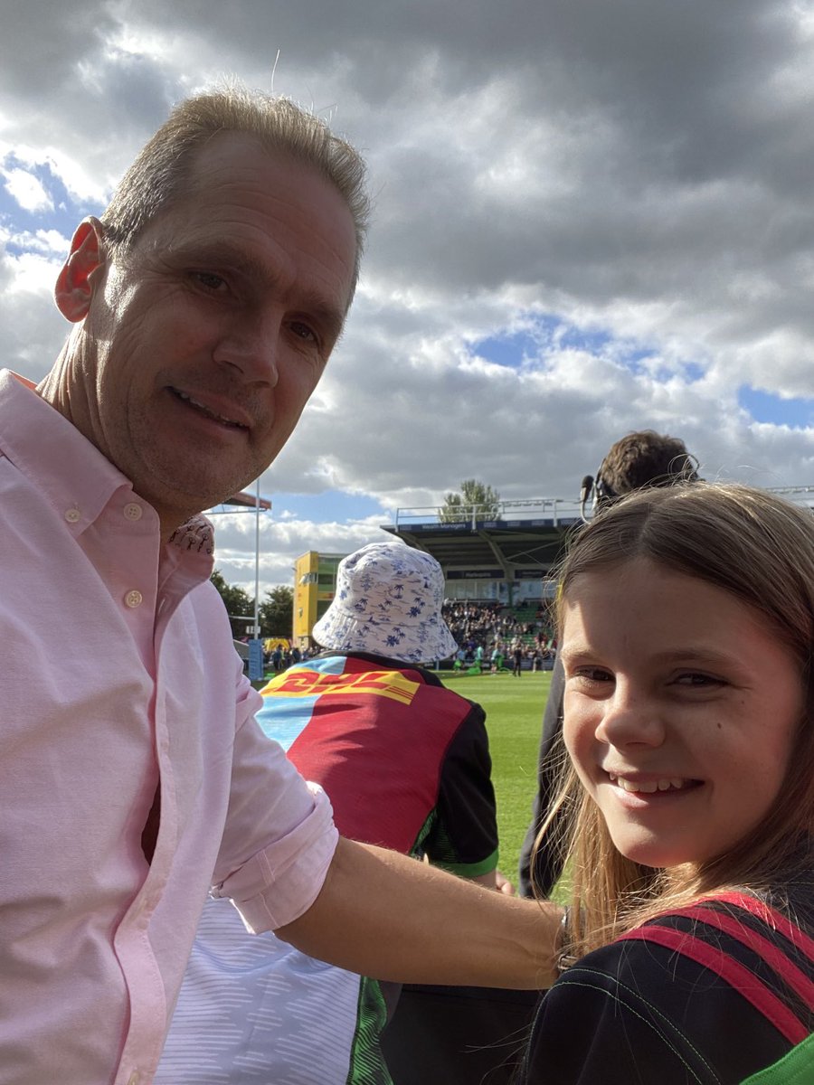 Perfect conditions ⁦<a href="/Harlequins/">Harlequins 🃏</a>⁩ #Stoop today. #COYQ